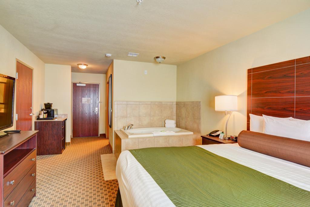 Cobblestone Hotel & Suites - Punxsutawney Exterior photo