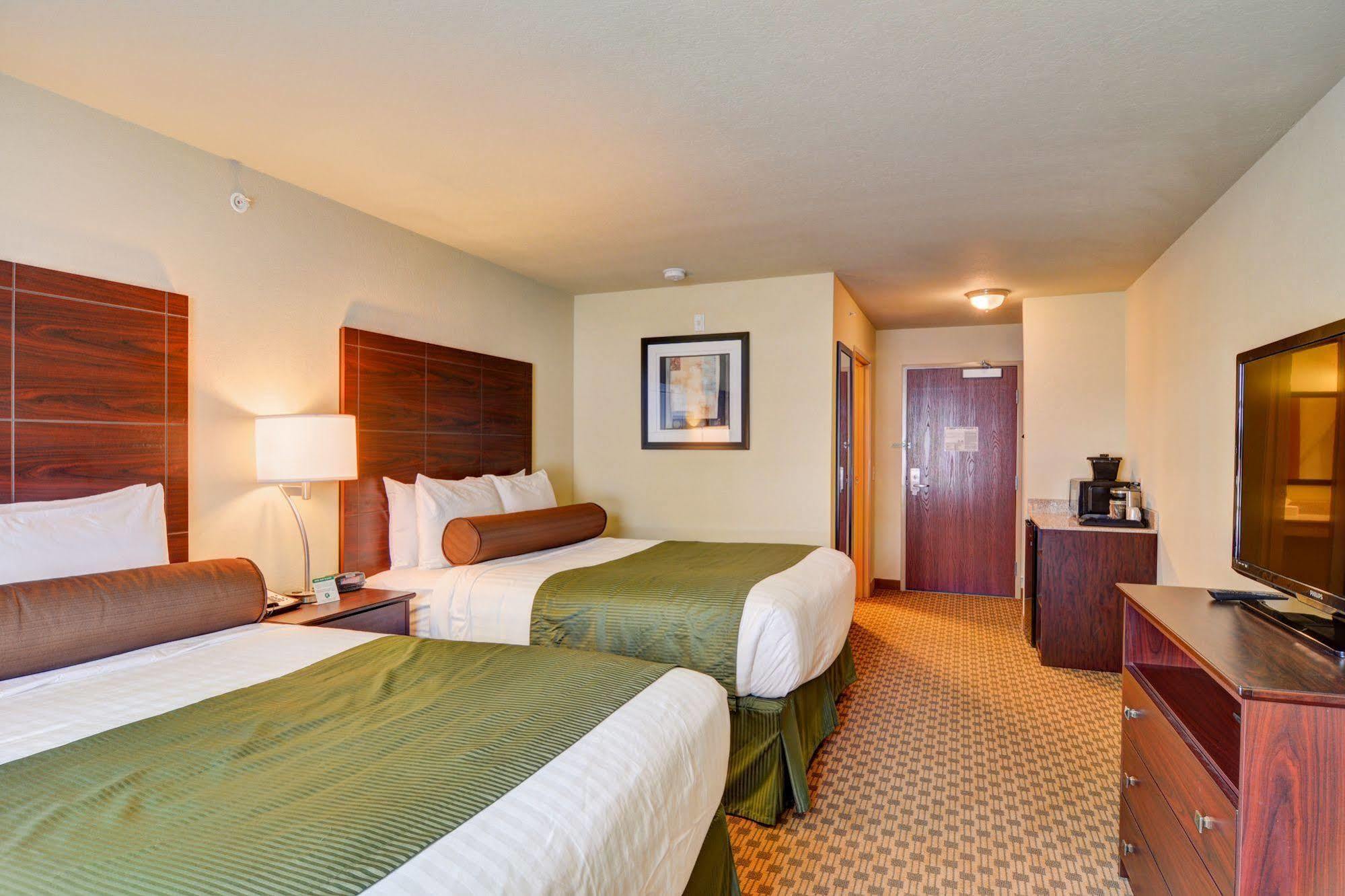 Cobblestone Hotel & Suites - Punxsutawney Exterior photo