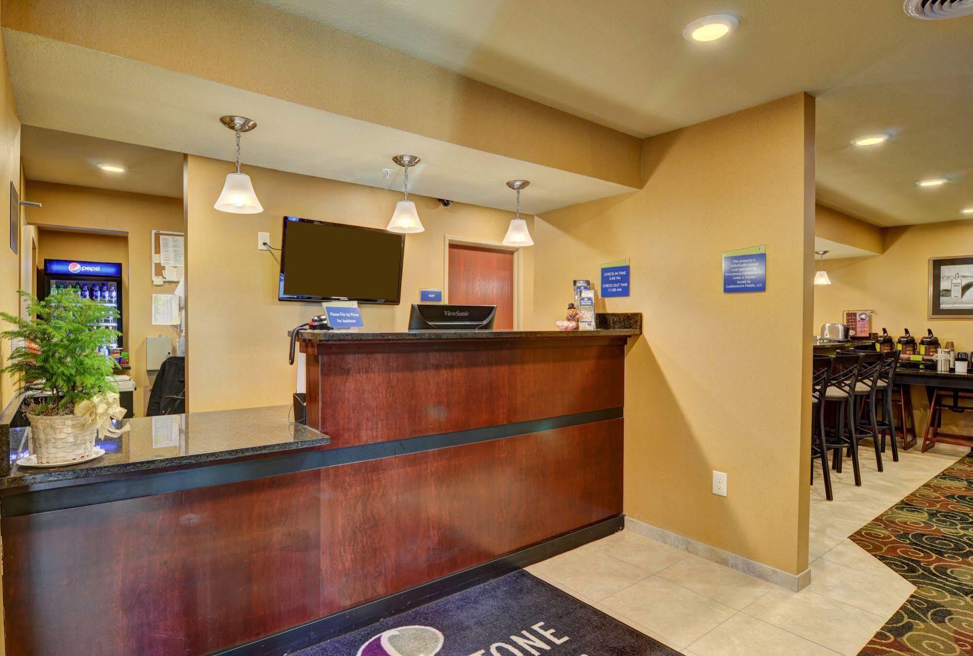 Cobblestone Hotel & Suites - Punxsutawney Exterior photo